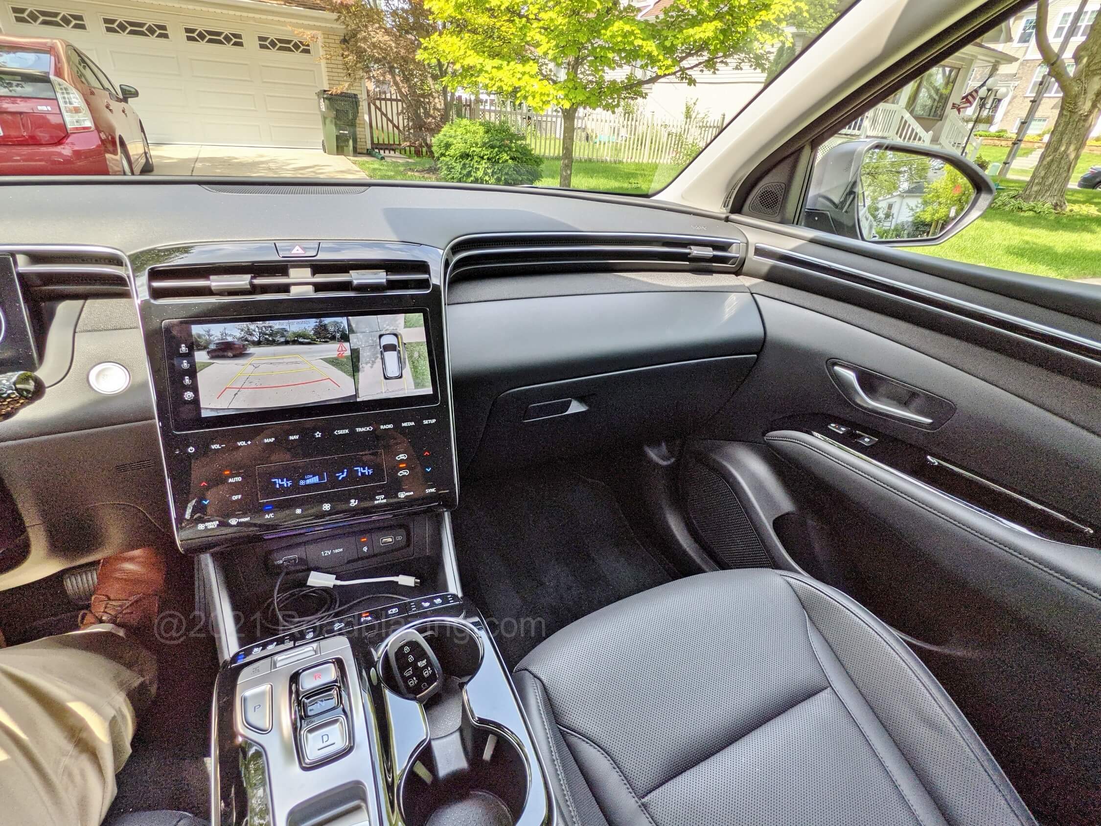 2022 Hyundai Tucson Limited Hybrid AWD: available surround view cameras supplement rear cross traffic warning