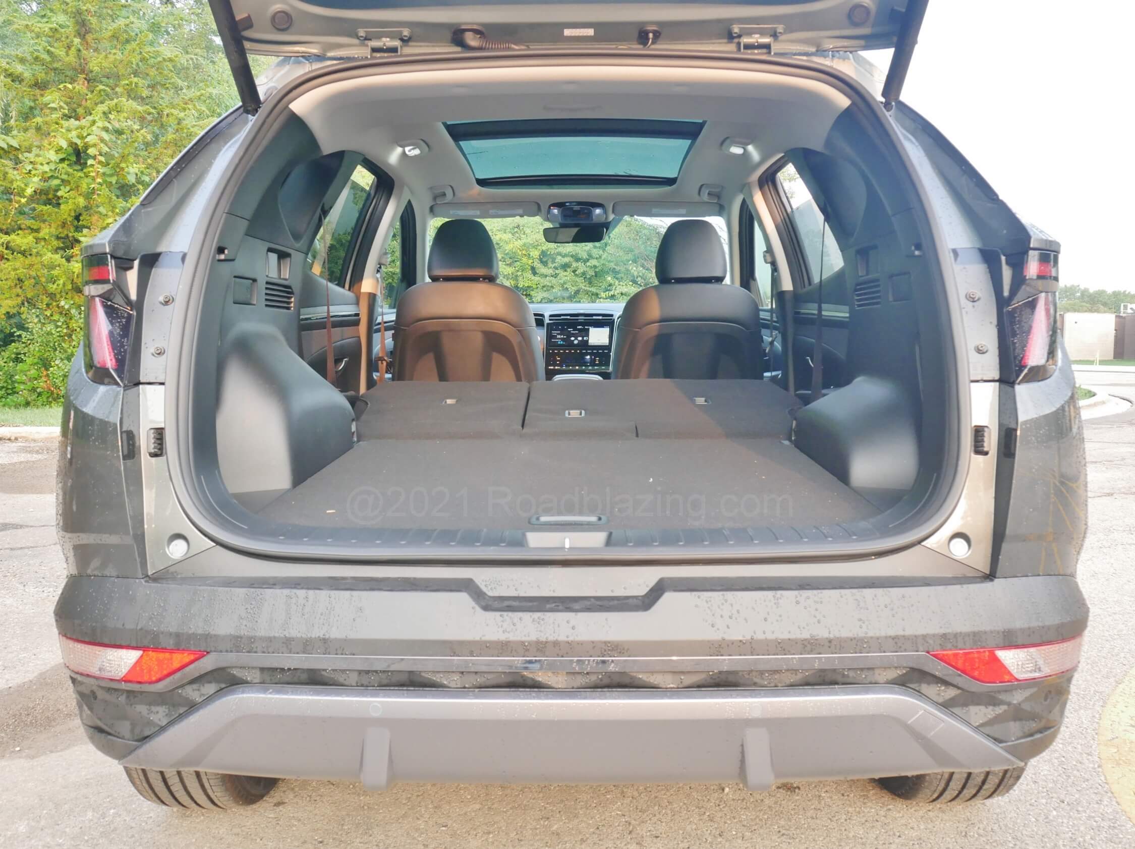 2022 Hyundai Tucson Limited Hybrid AWD: cargo capacity extends from 39 to nearly 75 cubic feet via low load floor