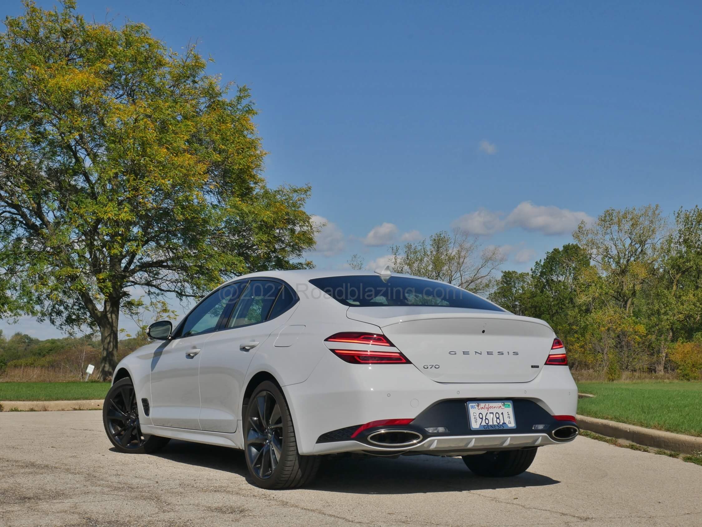 2022 Genesis G70 3.3T Sport: new tandem lateral amber rear directionals, more prominent lower rear diffuser