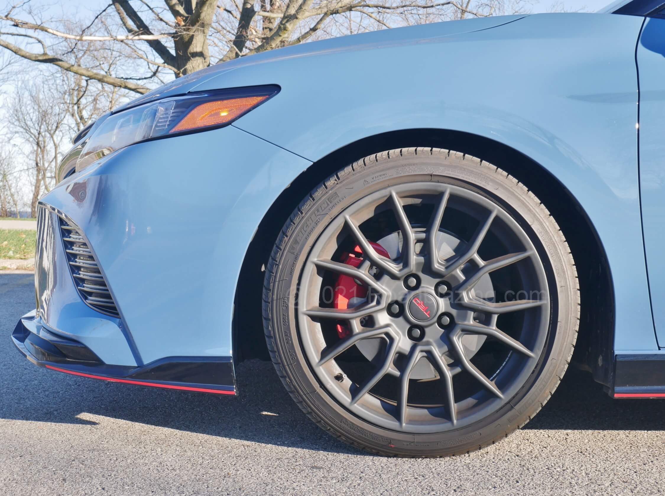 2022 Toyota Camry TRD: extra body bracing, +44/+67% F/R suspension stiffening, 2-piston front brake calipers