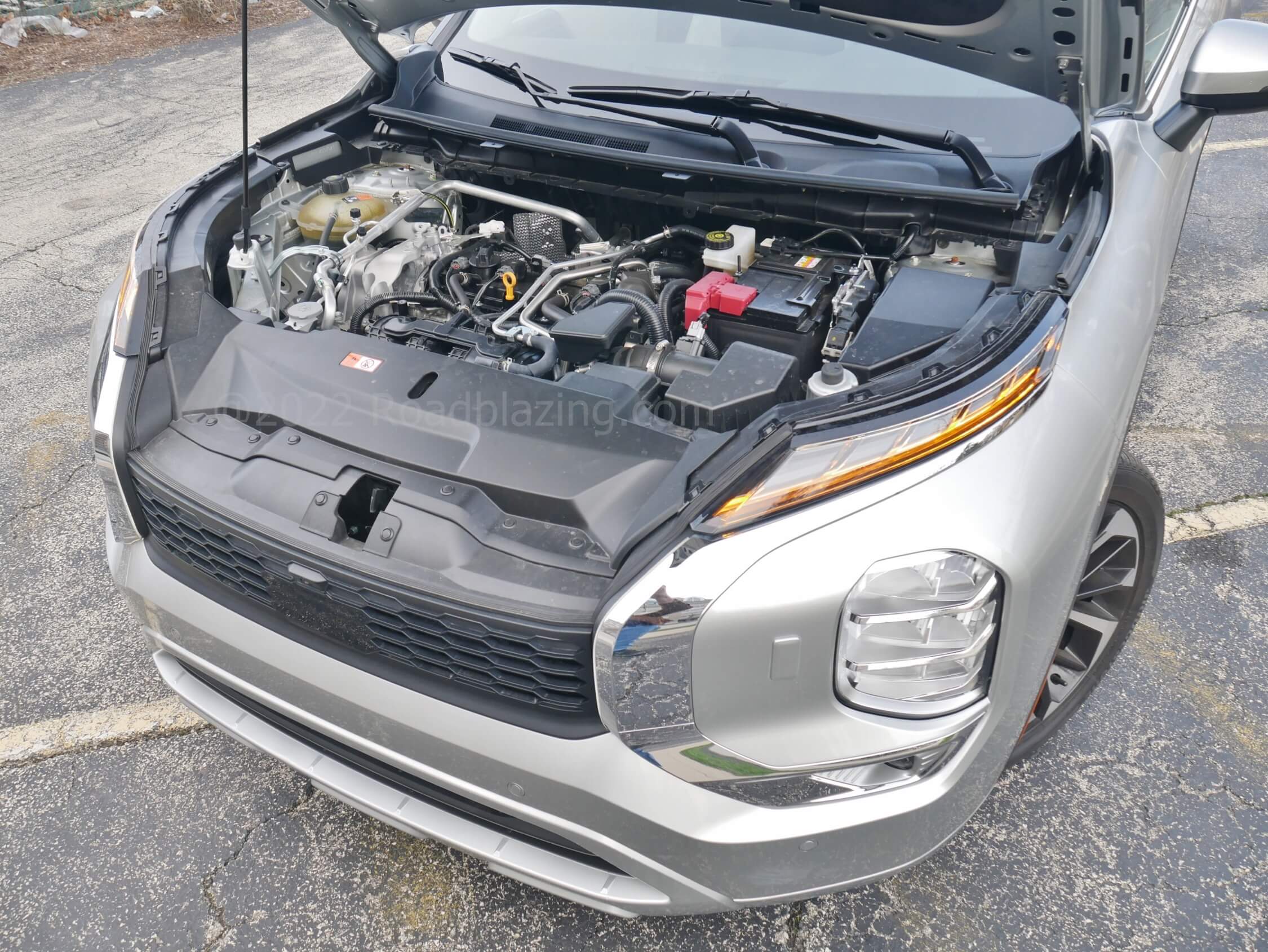 2022 Mitsubishi Outlander 2.5L SEL AWC: Nissan sourced 2.5L DOHC gas I-4 sticks with CVT, offers all-wheel drive, enhances pep, returning 26 MPG