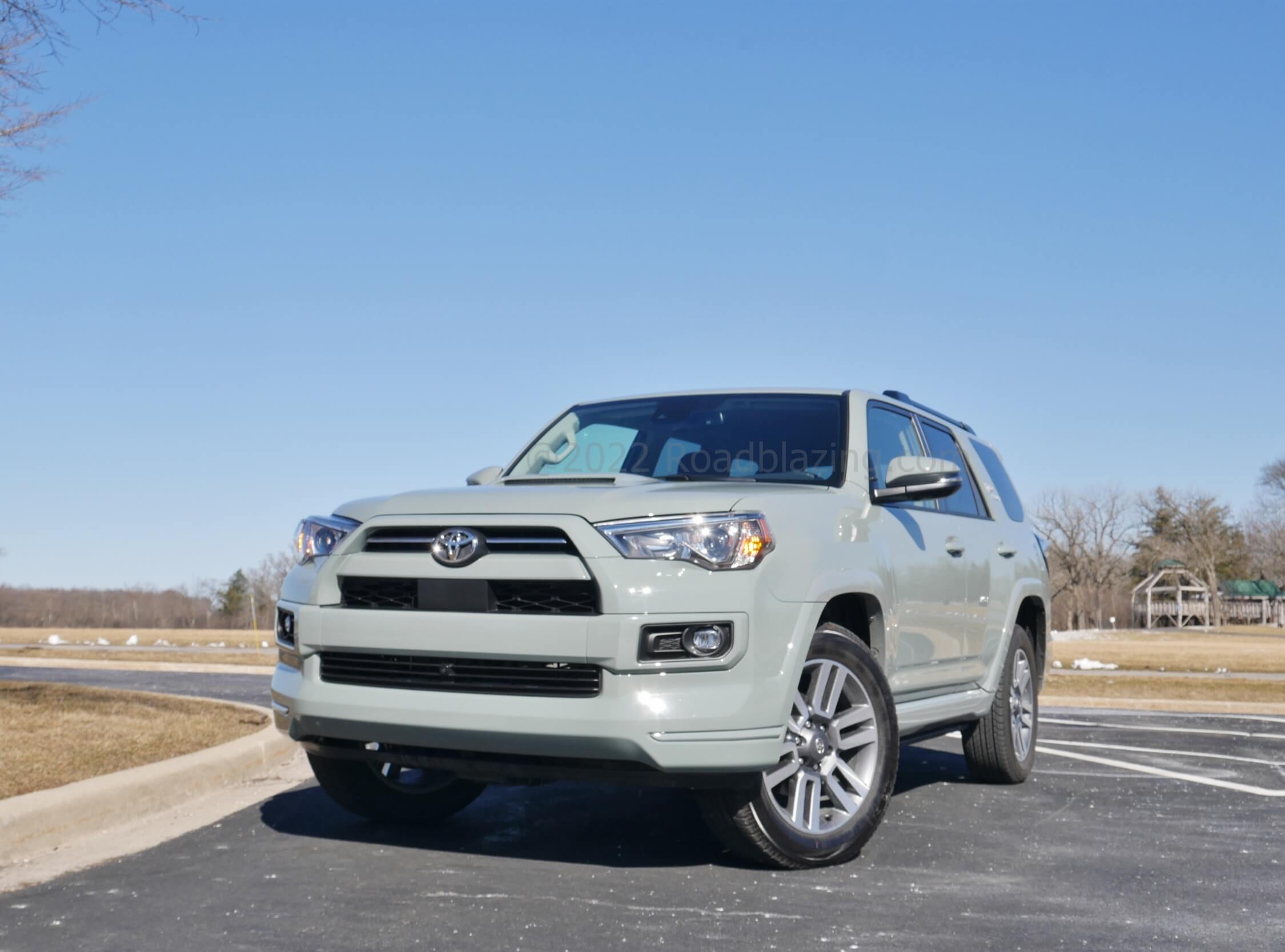 2022 Toyota 4Runner TRD Sport 4x4: prominent "TRD" hood intake