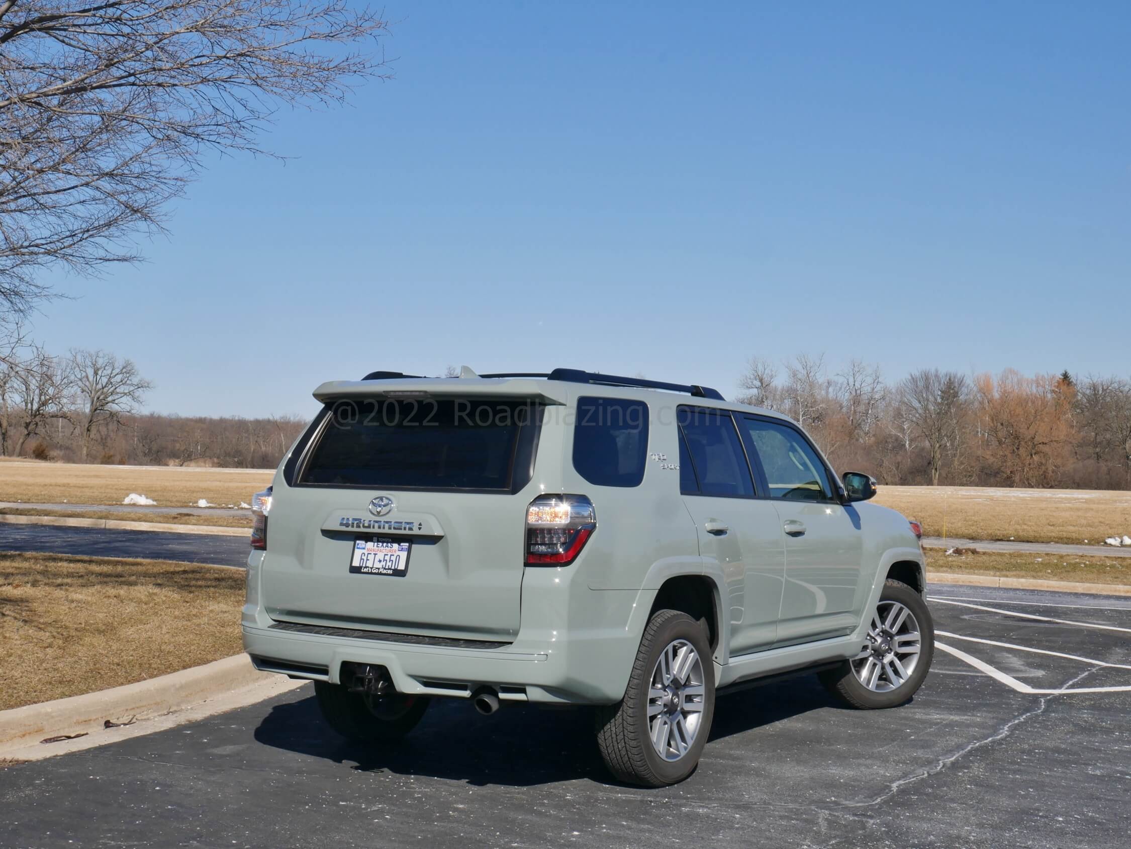 2022 Toyota 4Runner TRD Sport 4x4: familiar forward canted C-pillar, darkened window borders