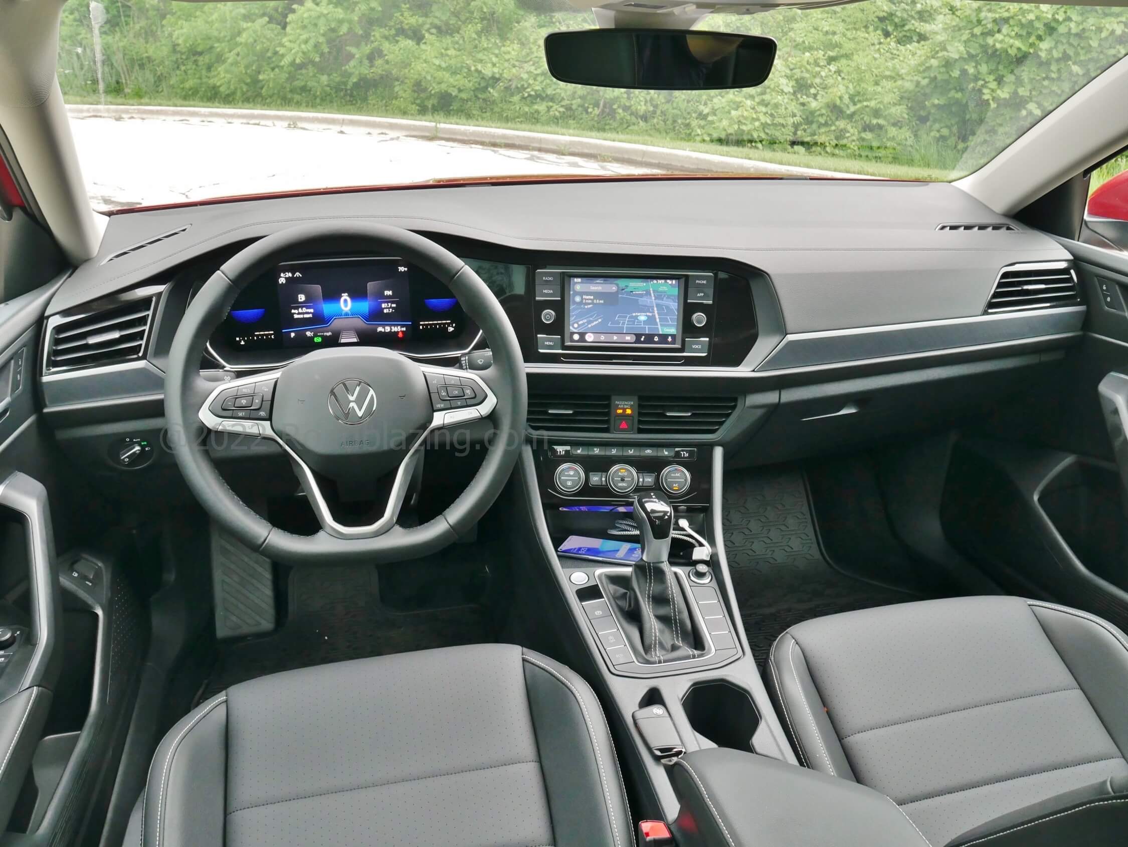 2022 Volkswagen Jetta 1.5T SE: value driven Teutonic functional cockpit