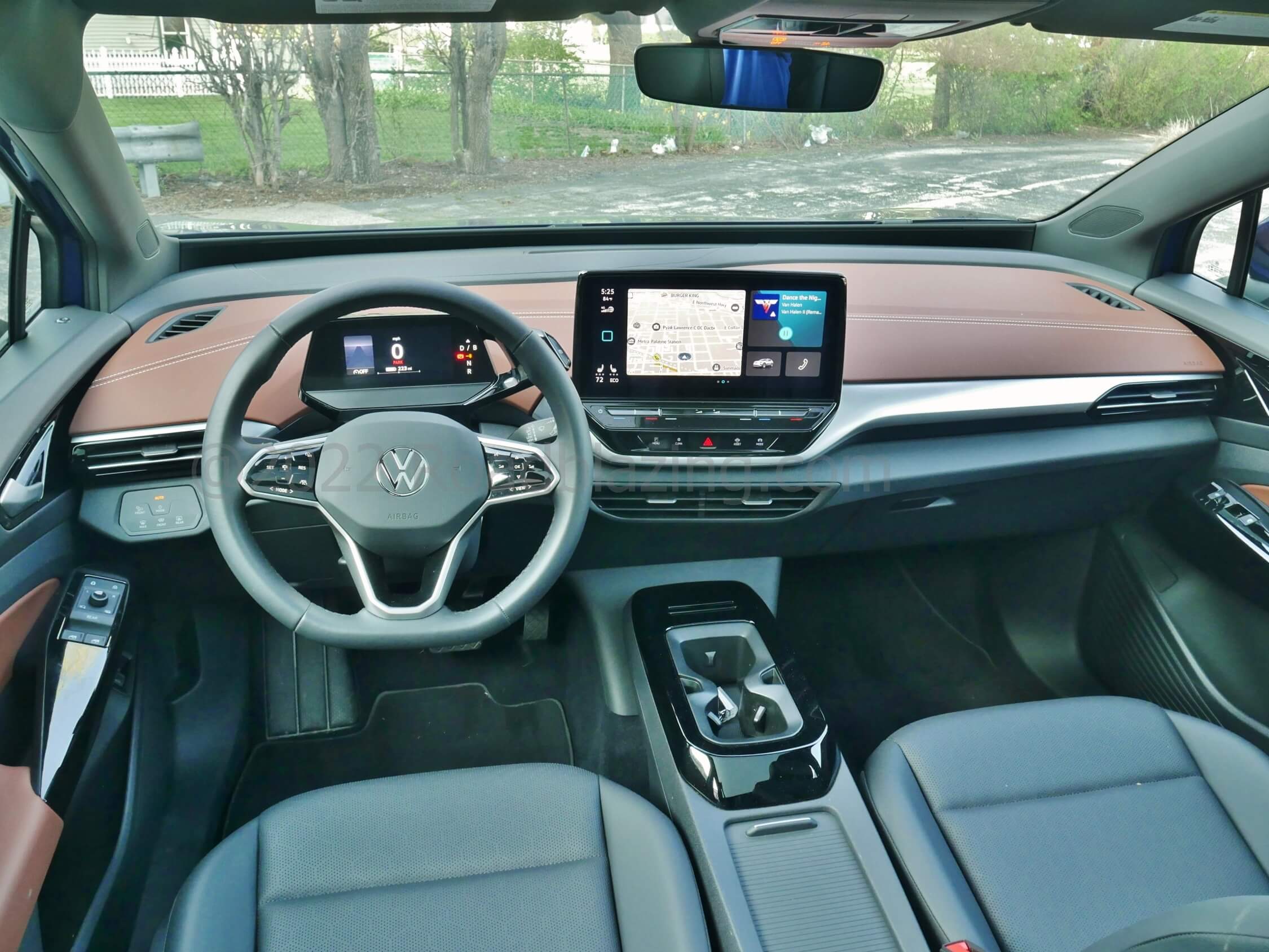 2021 Volkswagen ID.4 Pro S AWD: attractive two-tone cabin with flat panel screens and effective minimalism