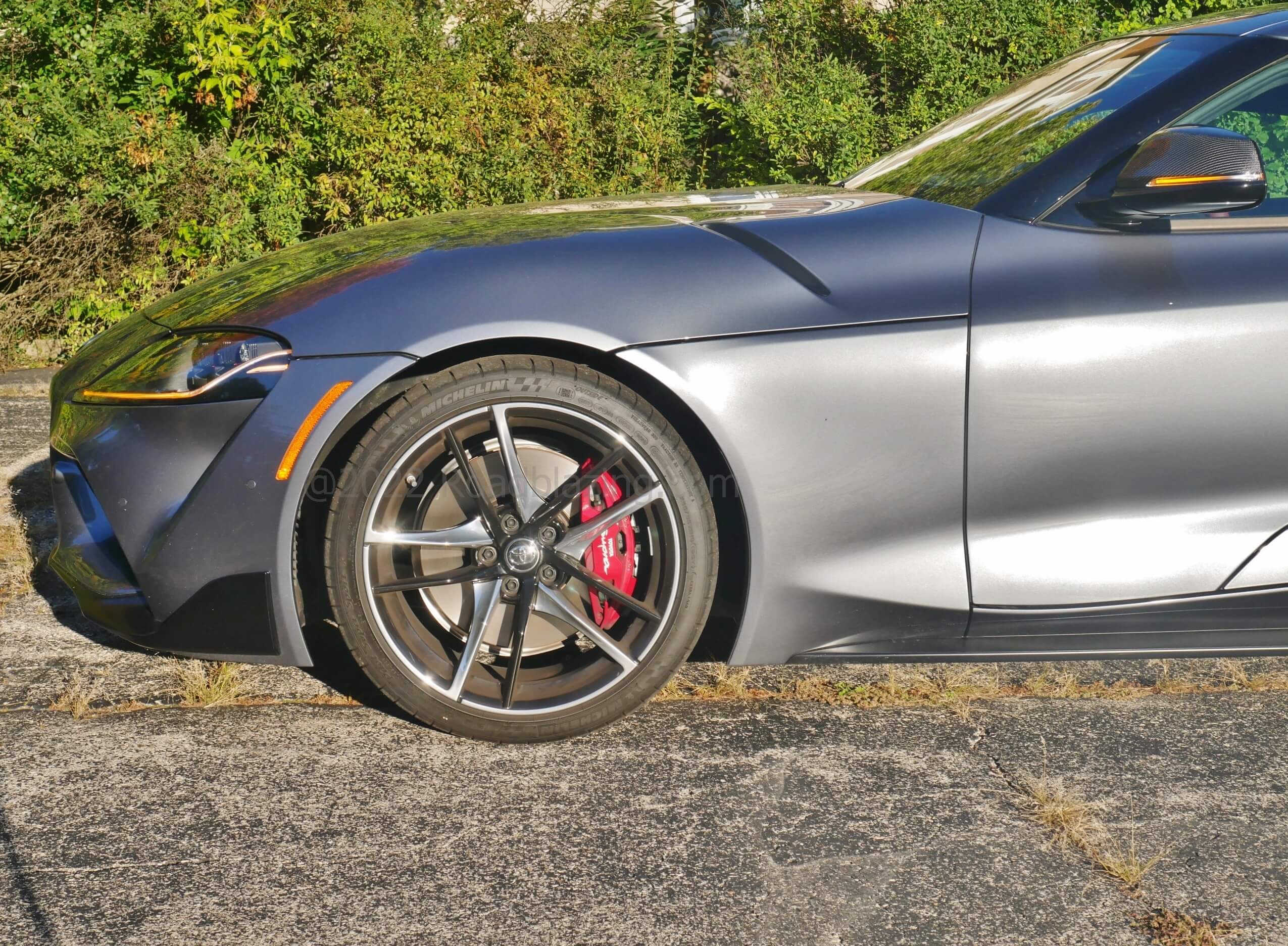 2022 Toyota GR Supra 3.0T: front struts, 4-pot fixed brake calipers, 19" wheels, 35 -series Michelin Super Sports
