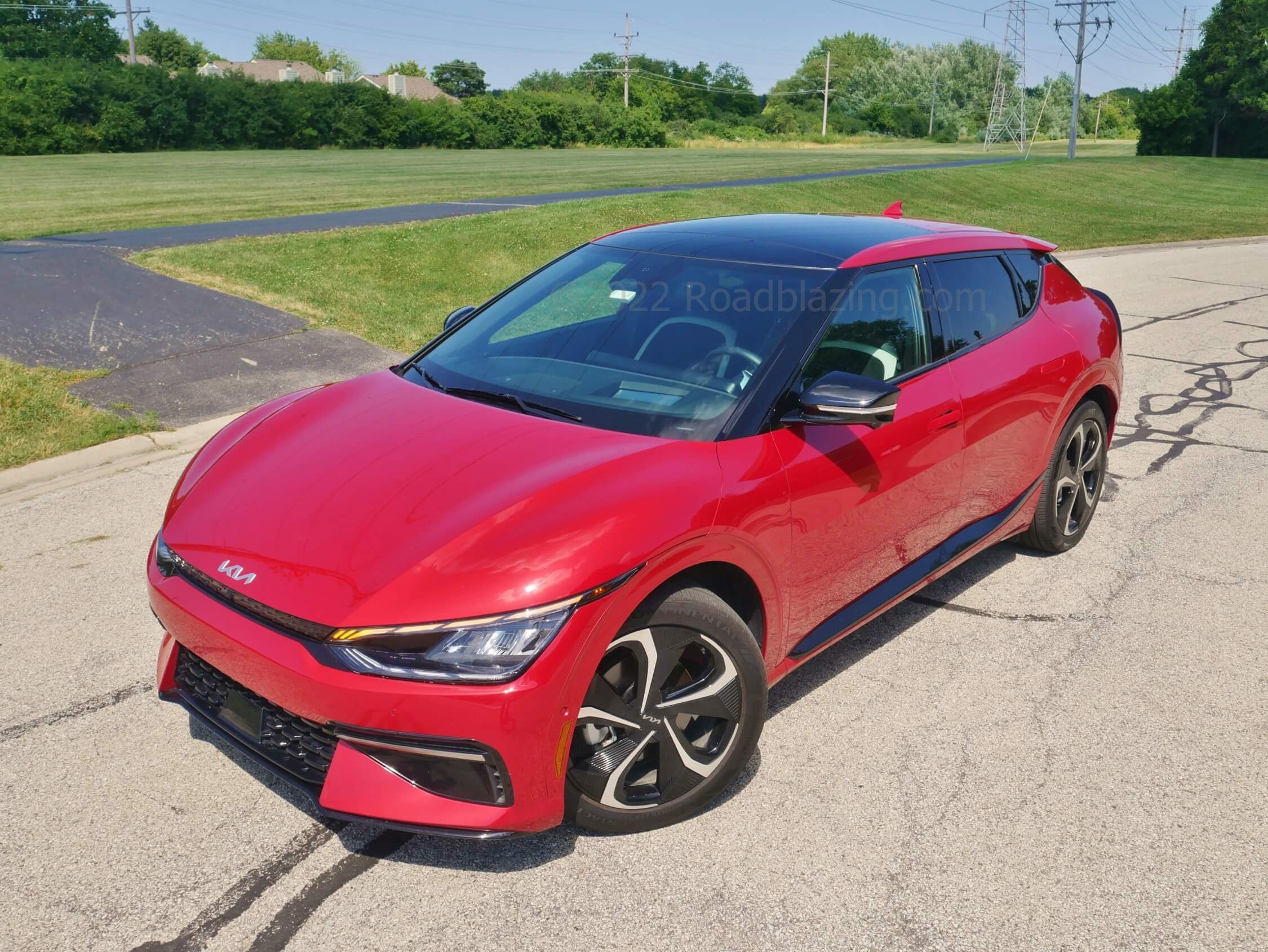 2022 Kia EV6 GT-Line AWD: muscular fender arching