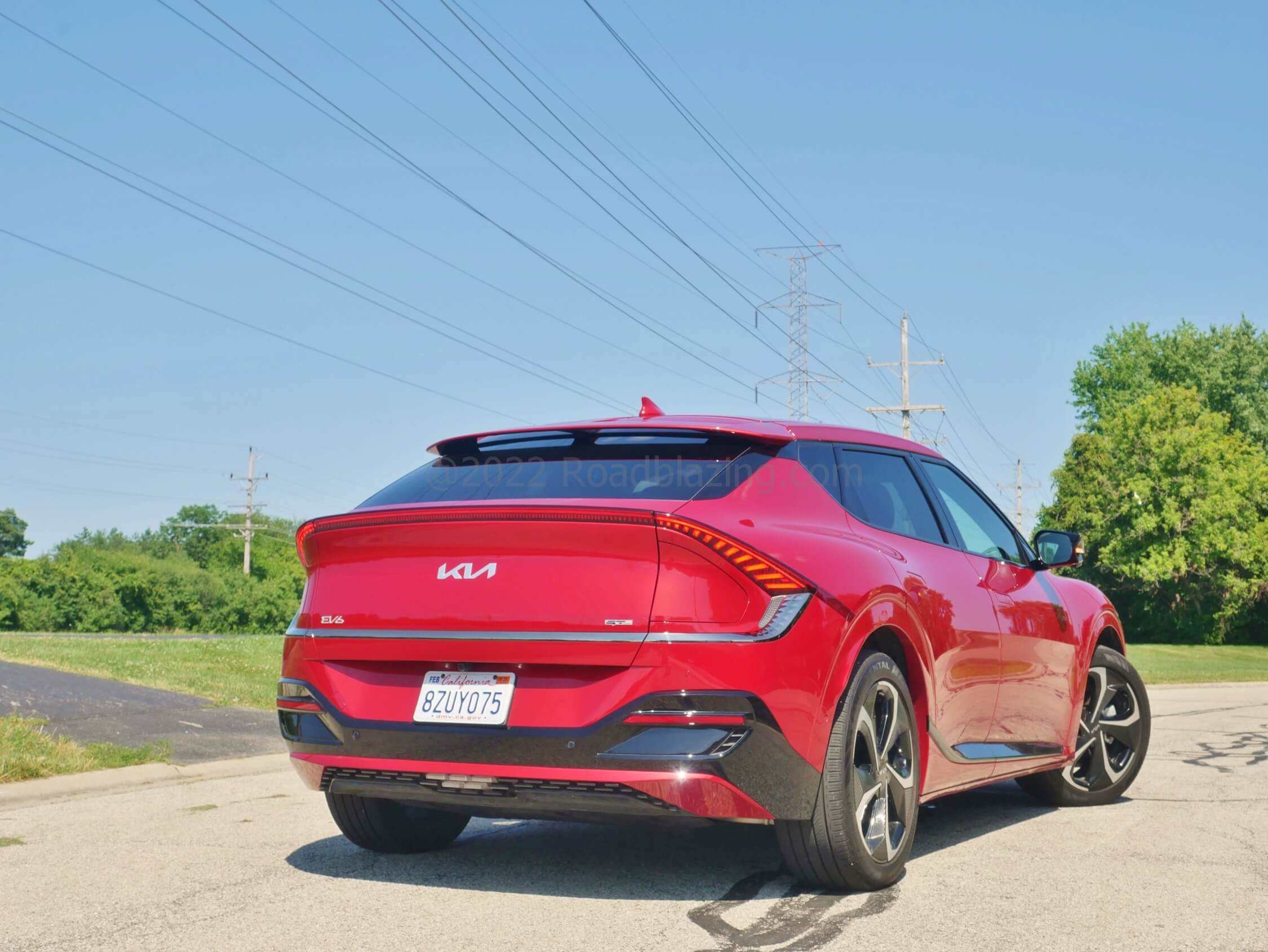 2022 Kia EV6 GT-Line AWD: duckbill deck Kammback liftgate w/ fanned boomerang taillamps