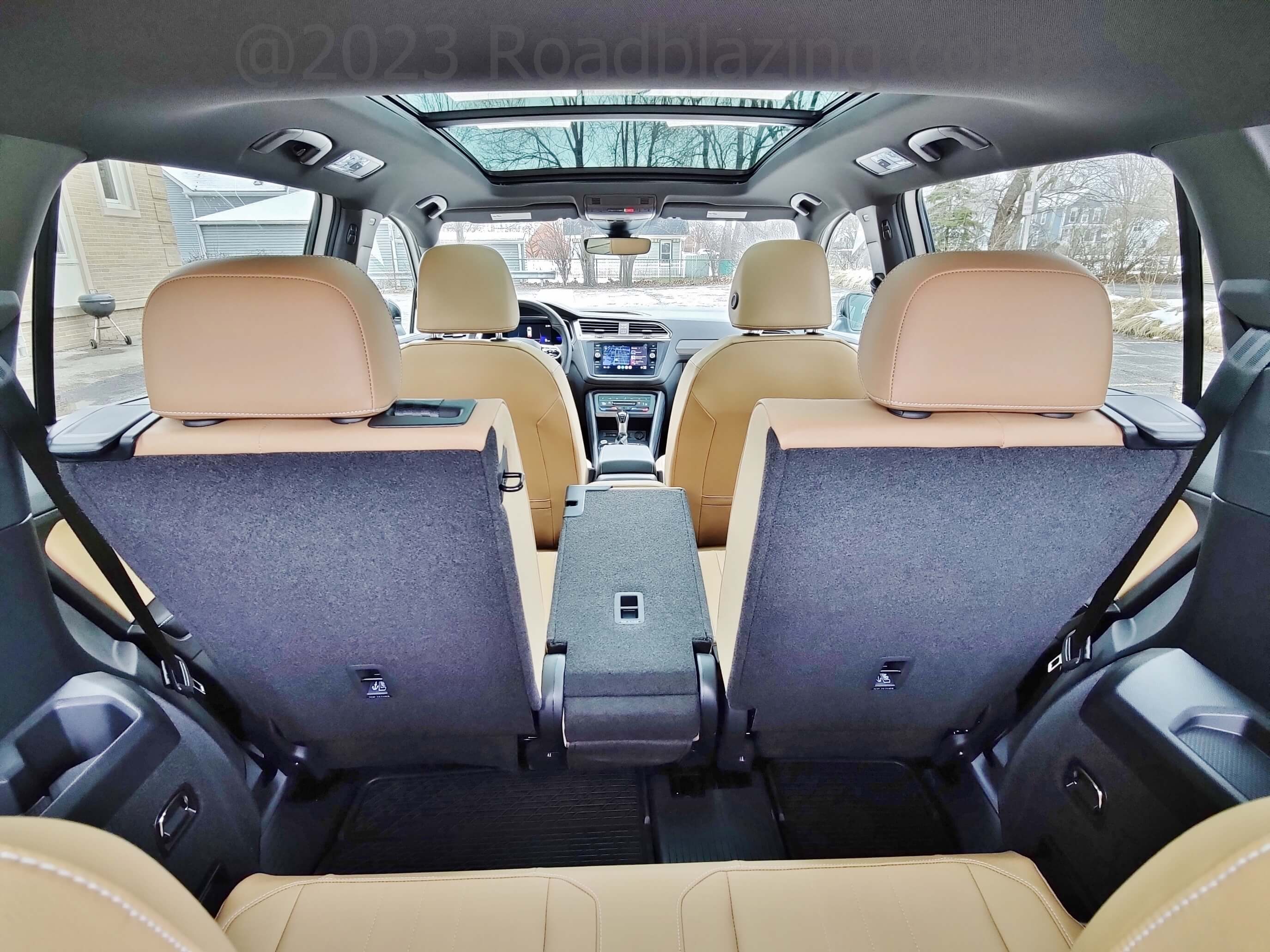2023 Volkswagen Tiguan SE R-Line Black 3-Row: 3rd Row occupant view forward