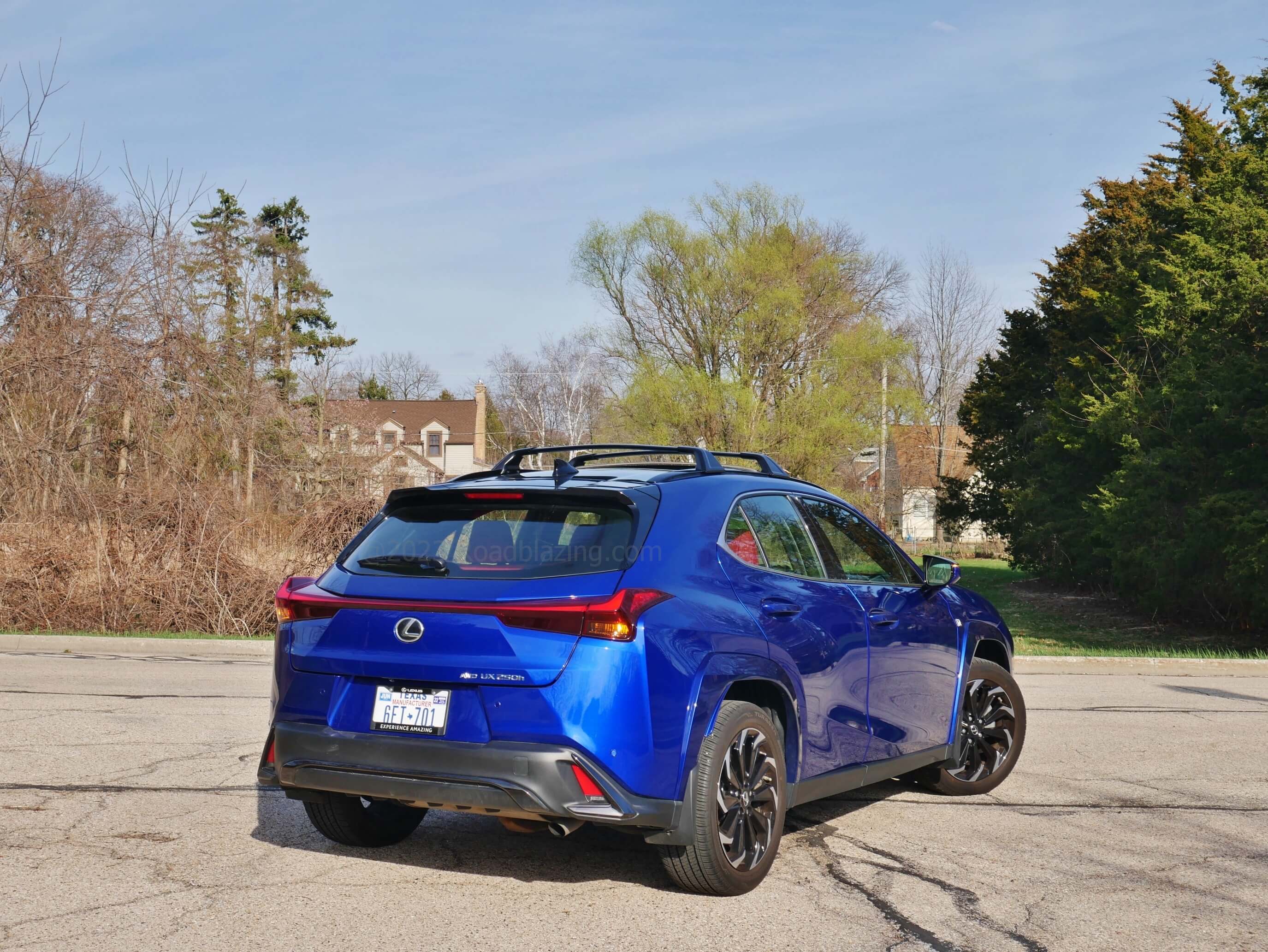 2023 Lexus UX 250 AWD F-Sport: lifted sport back = cute ute