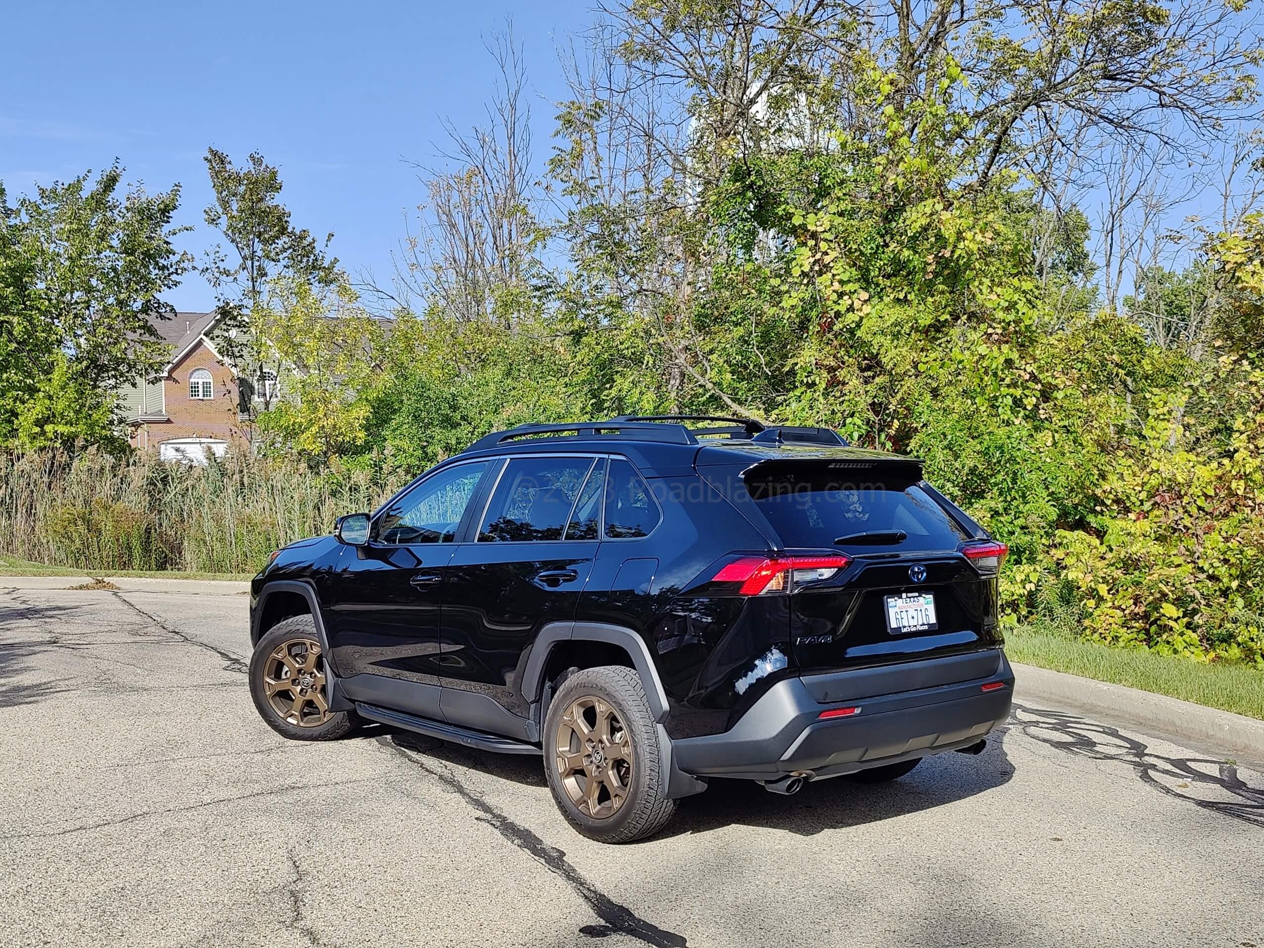 2023 Toyota RAV4 Hybrid AWD Woodland Edition: fully lower body cladded ruggedized look