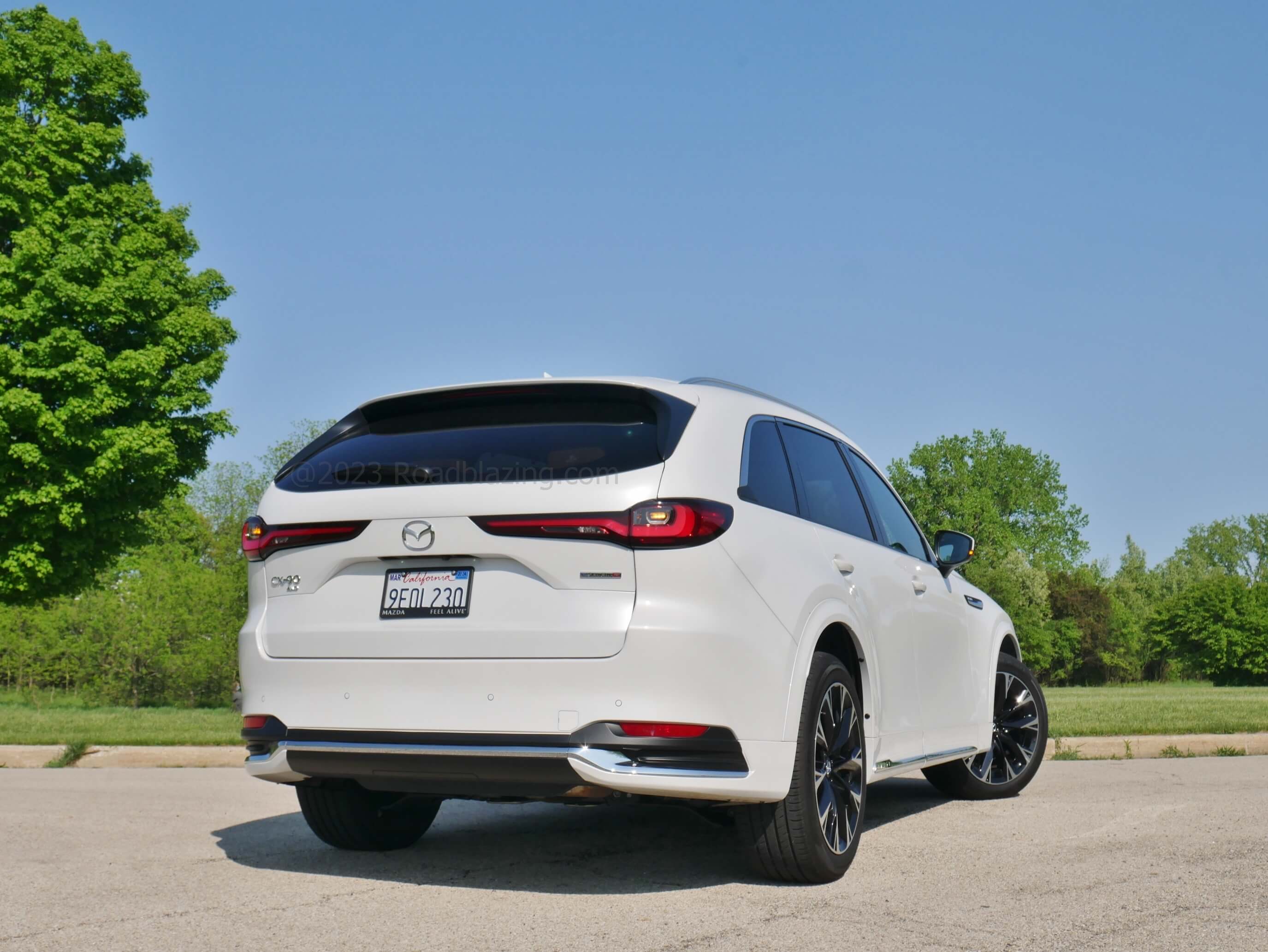 2024 Mazda CX-90 3.3 Turbo S Premium Plus AWD: rear lower fascia conceals exhaust tips concealed for the age of zero tailpipe driving