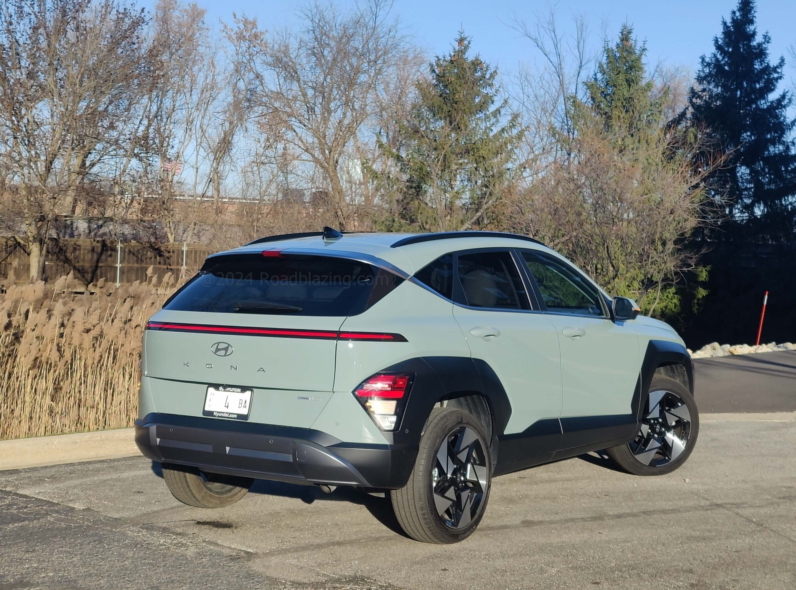 2024 Hyundai Kona Limited AWD: Raceway mid tailgate lightbar + wheel arch rear edge directionals