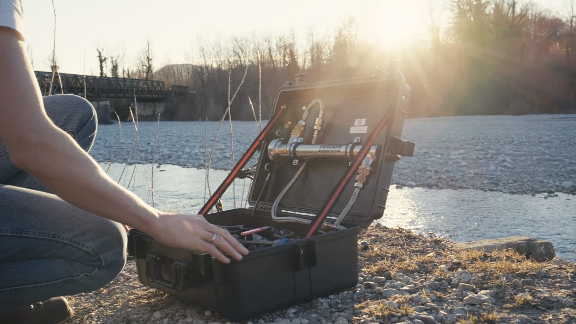 A DIY water filtering system for overlanders