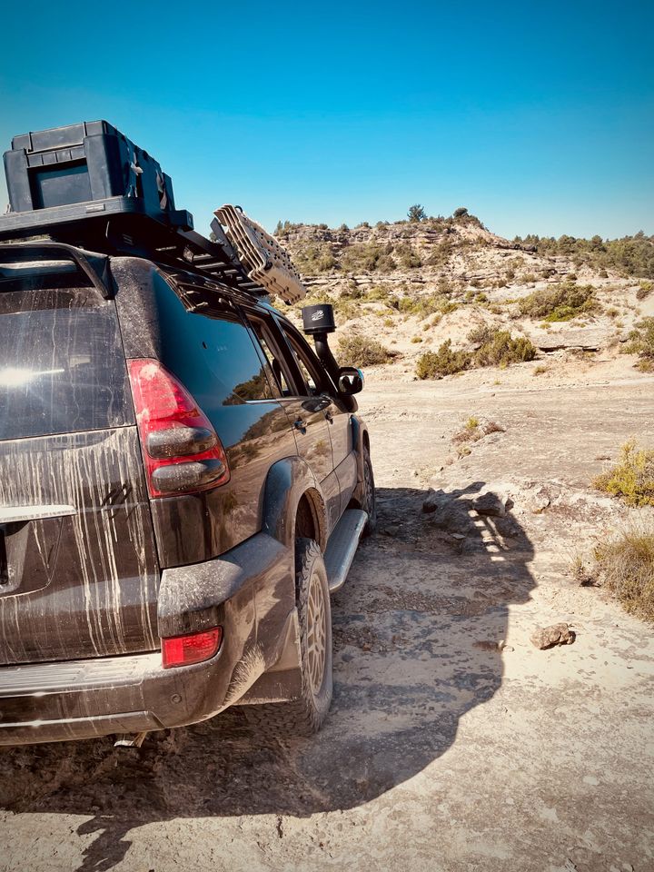 Offroading with our Toyota Land Cruiser J120 in the Spanish Pyrenees