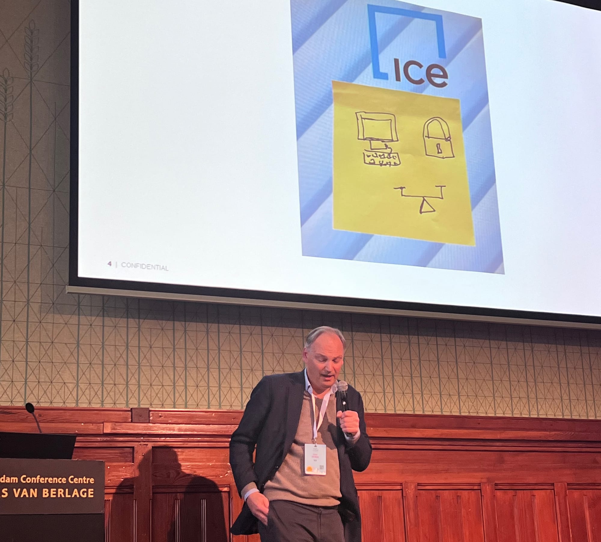 Image shows Clive de Ruig from ICE and high-tech presentation with Post-It notes on how the Futures Market works. 