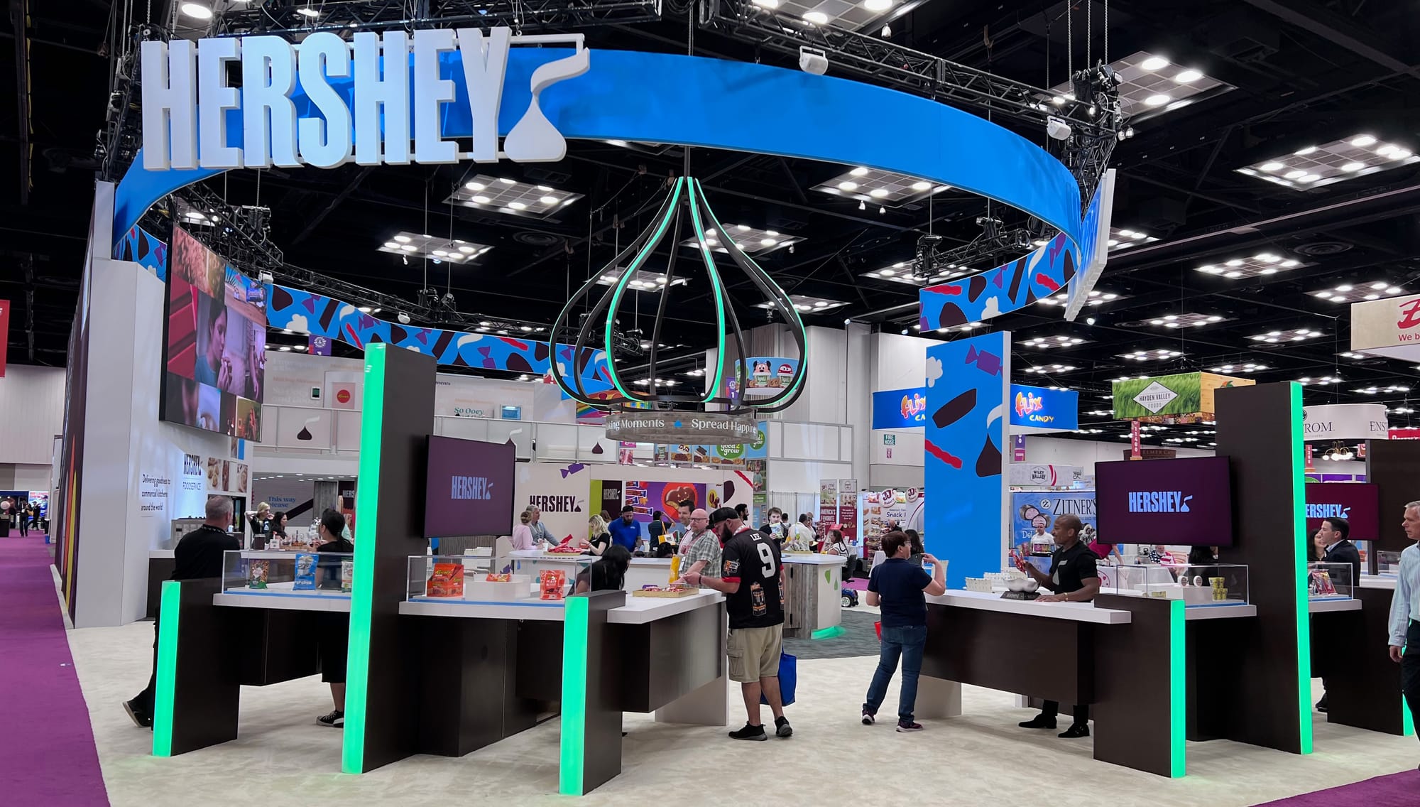 Image shows the Hershey's stand at the Sweets & Snacks Expo.