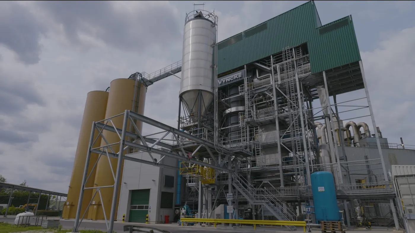 Image shows a factory cocoa processing plant run by Cargill that runs on green energy