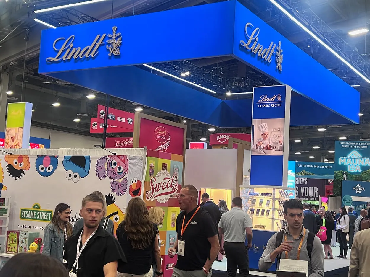 Image shows Lindt & Sprüngli booth at Sweets & Snacks Expo