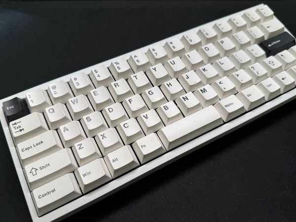 はじめて一体型の自作キーボードYMDK Minilaを組んだ