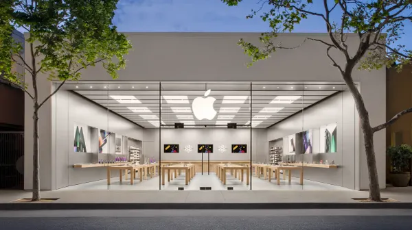 Apple Leads Global Smartphone Market Share (2012-2024)