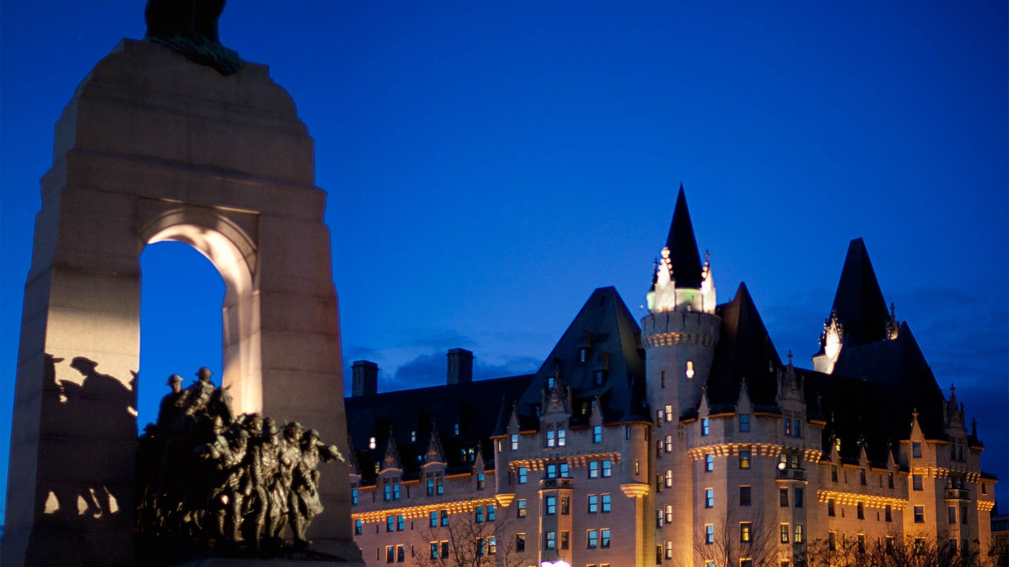 Det nasjonale krigsminnesmerket i Ottawa.