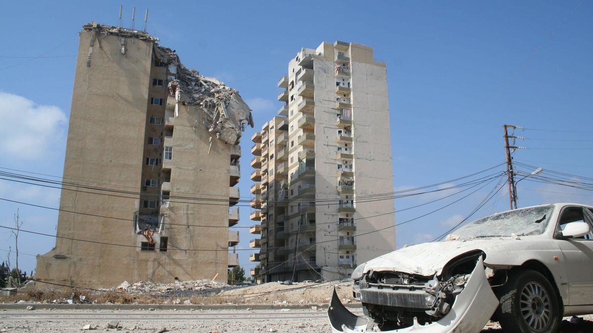 Ødelagte hus i Tyr etter israelsk luftangrep.