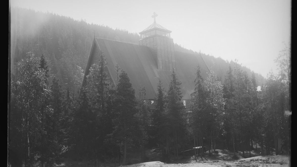Historisk foto av Kirkens hus.