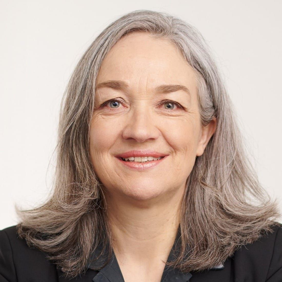 Esther Straub