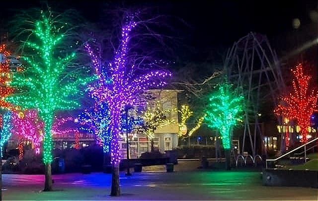 ‘It's a Wonderful Burien’ Returns for 2025