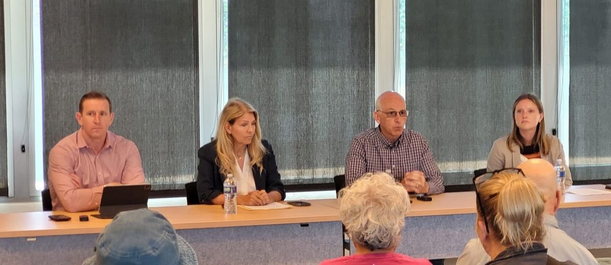 July 18 Airport Forum Offered Residents Rare Chance for Direct Questions