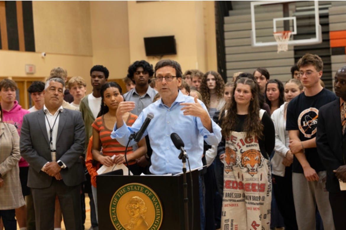 Governor Proposes Statewide Phone-Free Schools Policy as Highline Continues to Weigh Its Own Rules