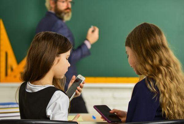 Why Wait? Highline Students Deserve Smartphone-Free Schools Now