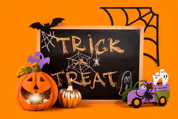 Halloween in Des Moines: Downtown Treats and a Theater Party