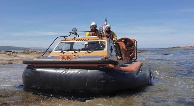 Two people rescued from Middle Eye by RNLI