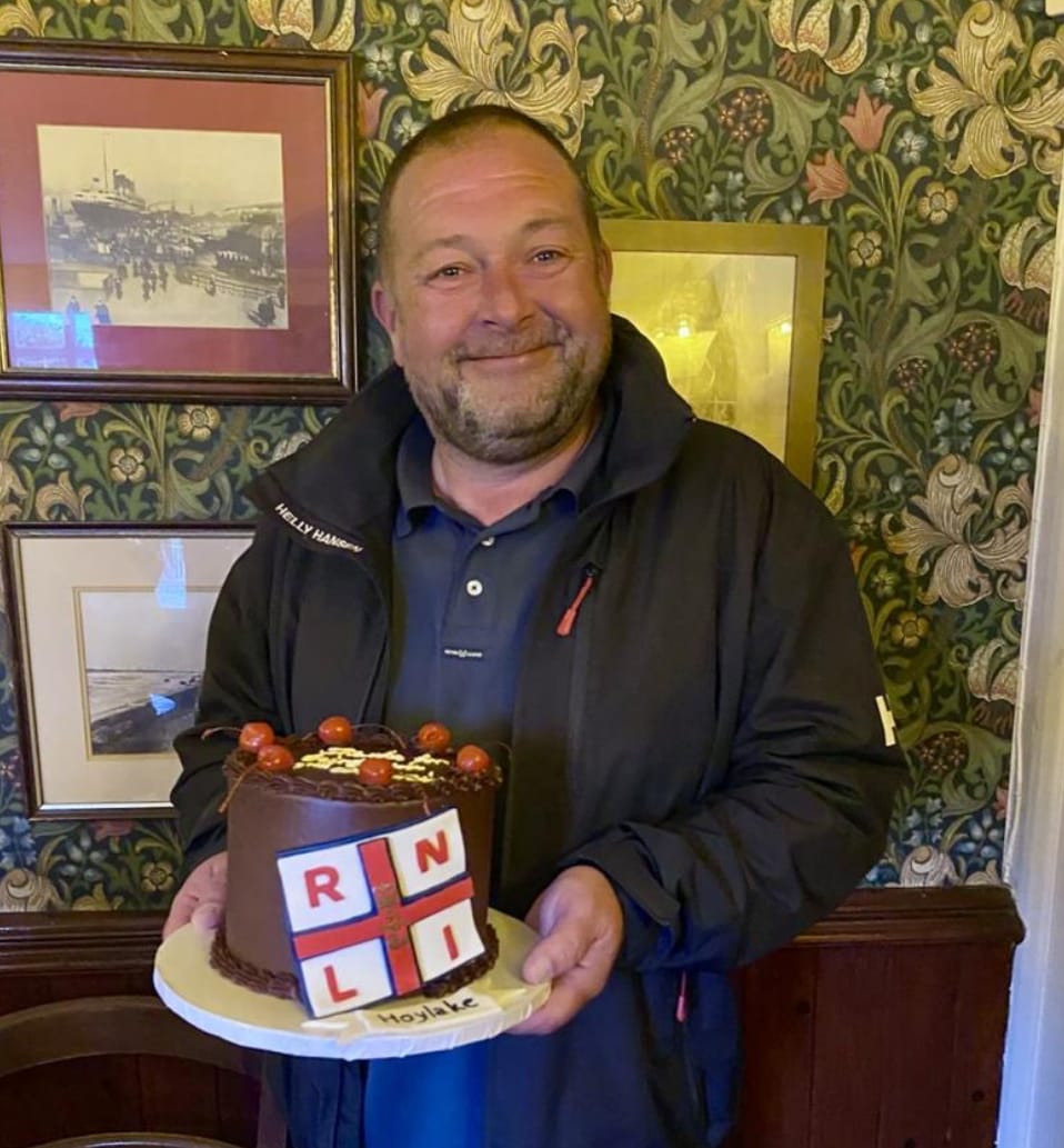 Hoylake lifeboat volunteer retires after decades of service