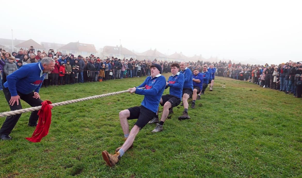 RNLI pull off victory in Boxing Day tug o'war