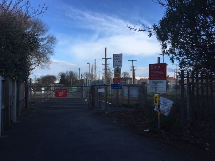 Foot crossing at Melrose Avenue