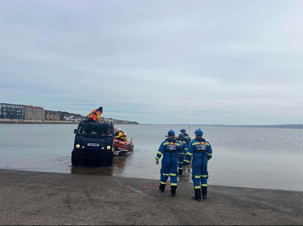 Man rescued after slipping on rocks at Hilbre Island