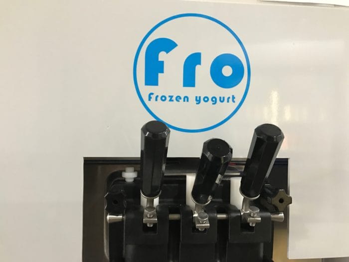 Self-service frozen yoghurt at Fro