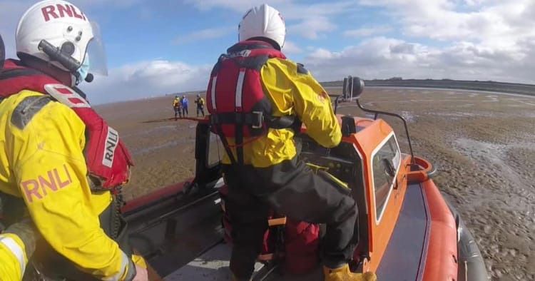 Hoylake hovercraft in Leasowe Bay rescue