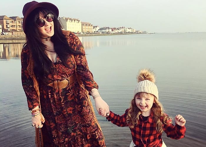 India with her mother, Kim Cooke