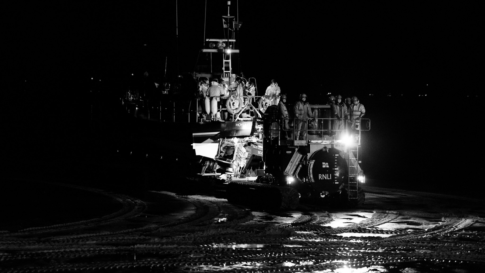 Hoylake lifeboat joins search for missing fisherman in Irish Sea