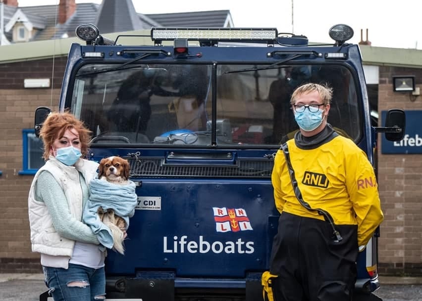 Rescued Hilbre walker backs RNLI Christmas appeal
