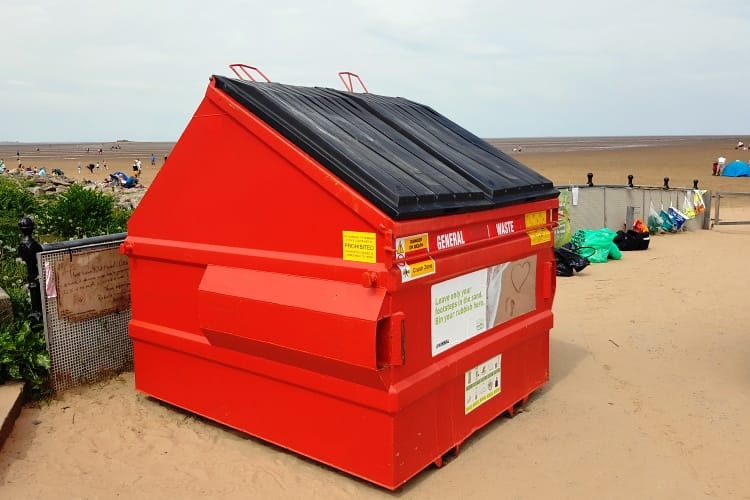 New jumbo waste bin to tackle litter