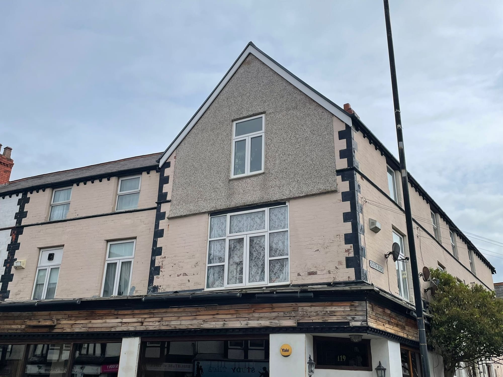 Plan to turn flats above Thai restaurant into a bed and breakfast hotel