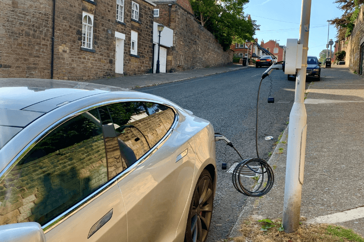 Hoylake trials electric vehicle charging points