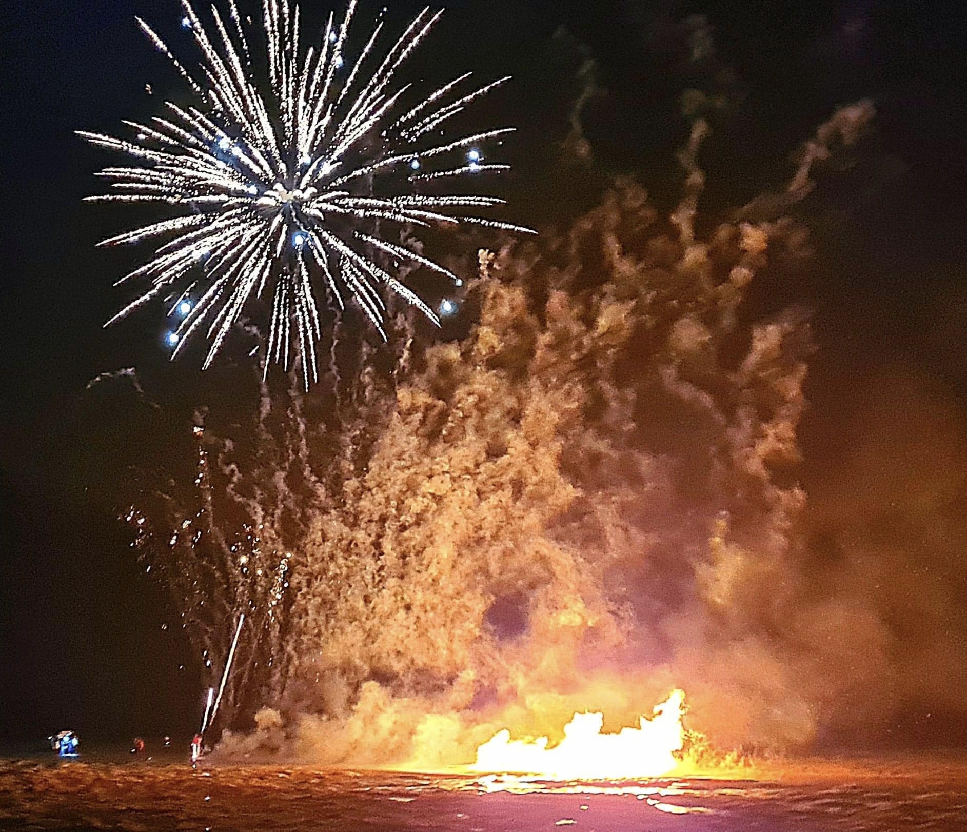 Thousands raised for lifeboats at bonfire and fireworks display