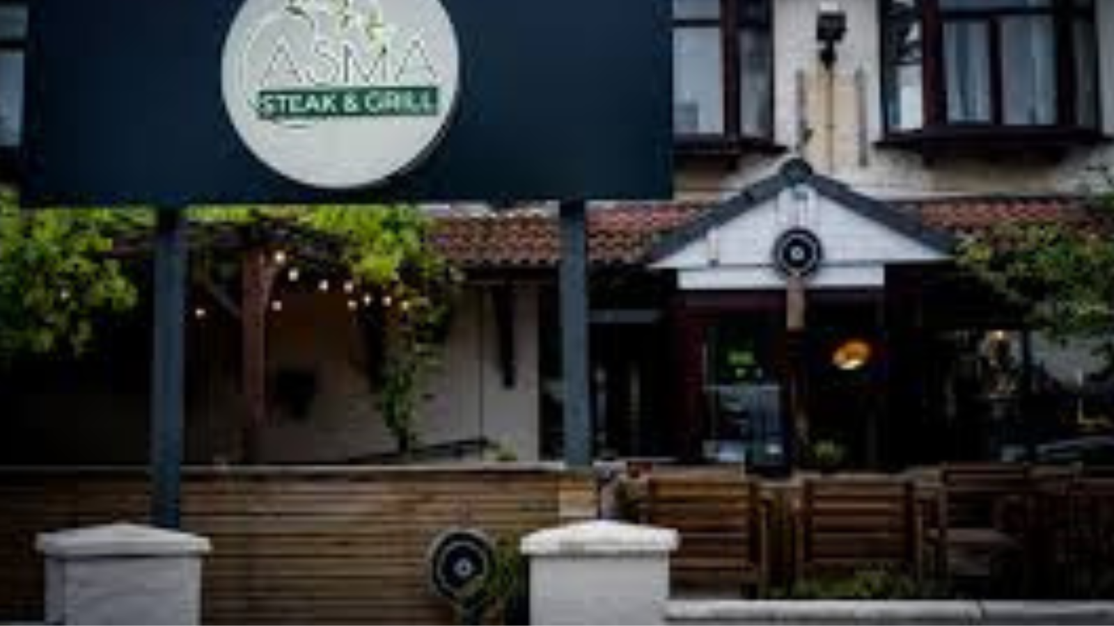 Asma Steak & Grill in Moreton.