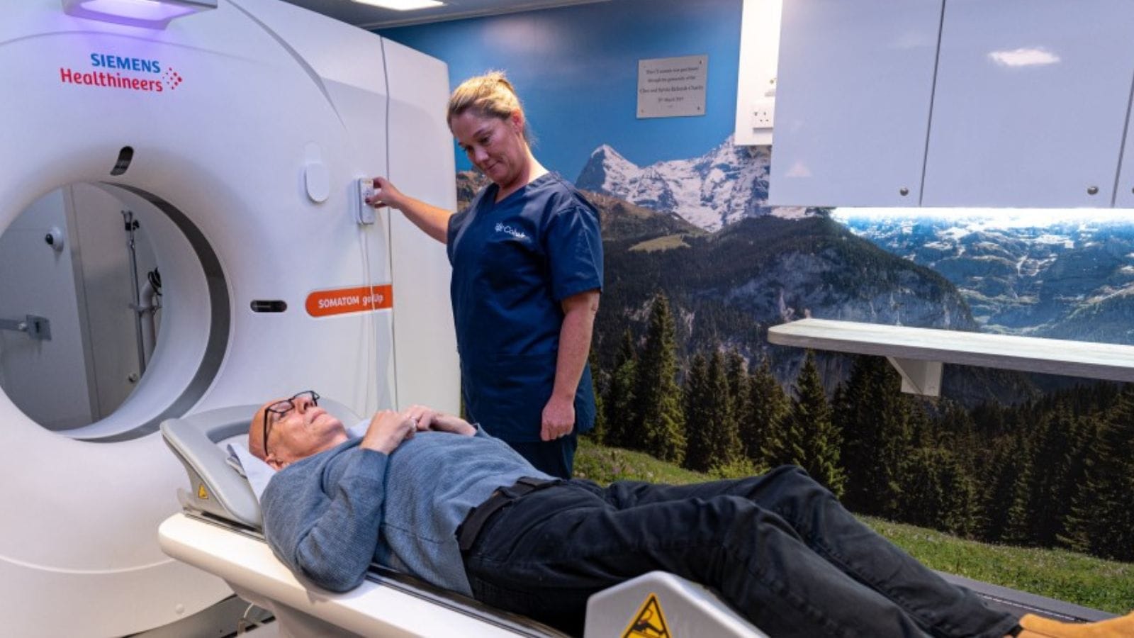 Demonstration of a CT scan included in the programme. 